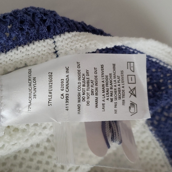 Elena Wang top long sleeves blue/white strips, size small/petit - Picture 5 of 5